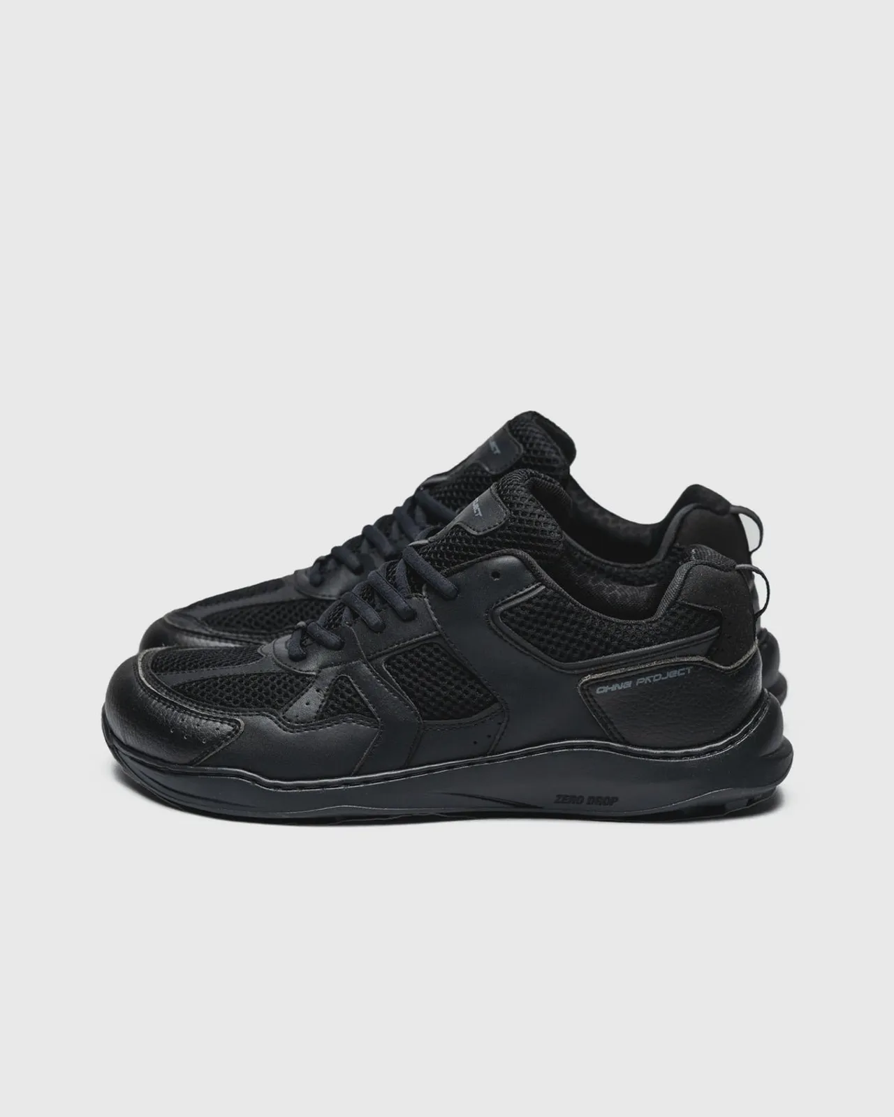 Ohne Project Retro Run, color Triple Black